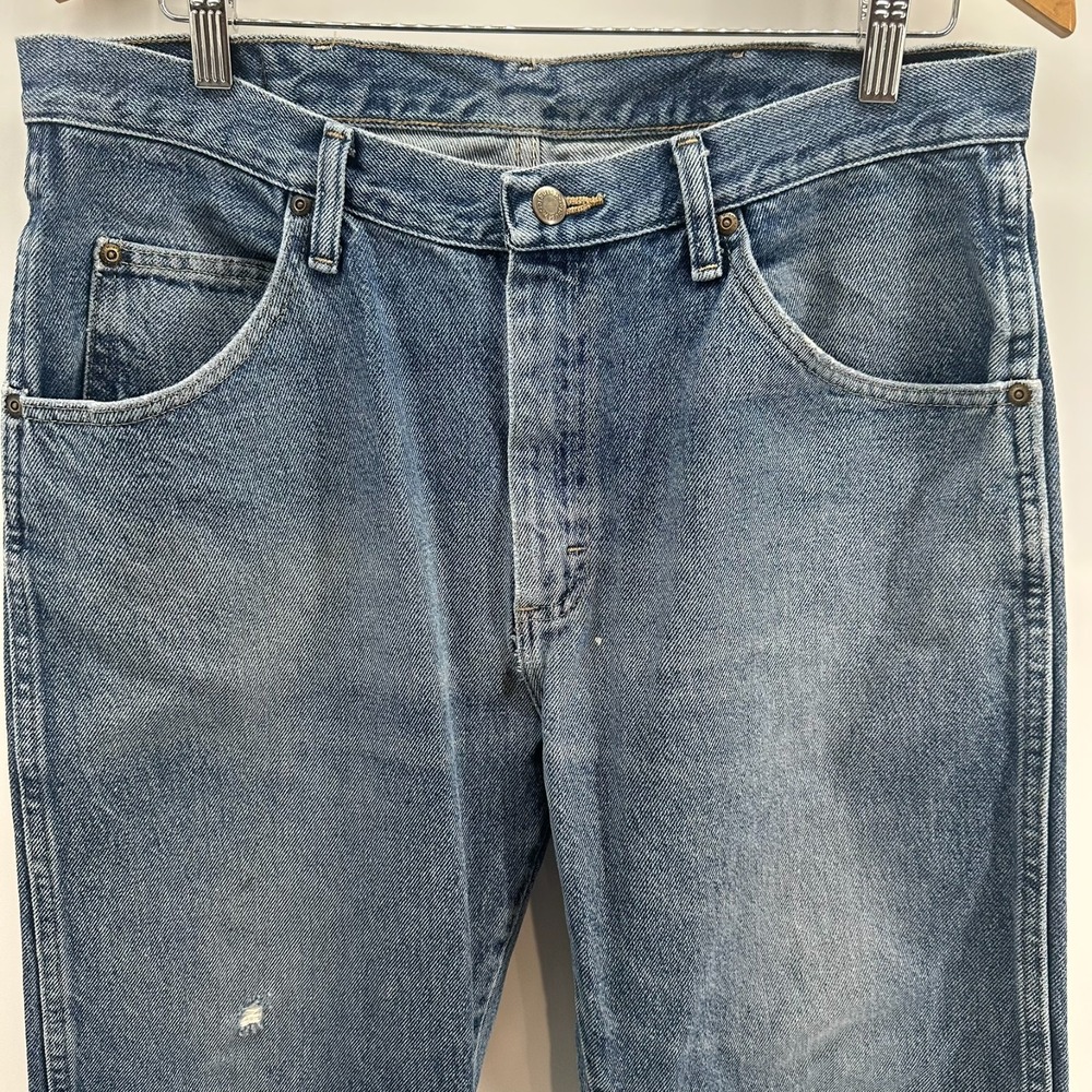 Wrangler Jeans Mens 35x30 Blue Denim Cotton‎ Straight Leg Regular Fit 5-Pocket